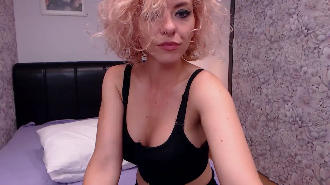 Avril_cyrus – [Myfreecams] Hidden Show Webcam Model New Video – 2026-06-30 03:37:20