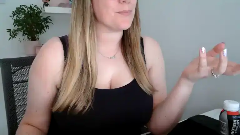 Tittietia19 – [Streamate] Twerking Babe Gets Dirty – 2025-10-10 04:21:33
