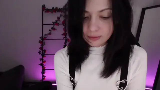 Roomtoavoid – [Myfreecams] Ride Finger Shaved – 2026-06-02 18:14:55