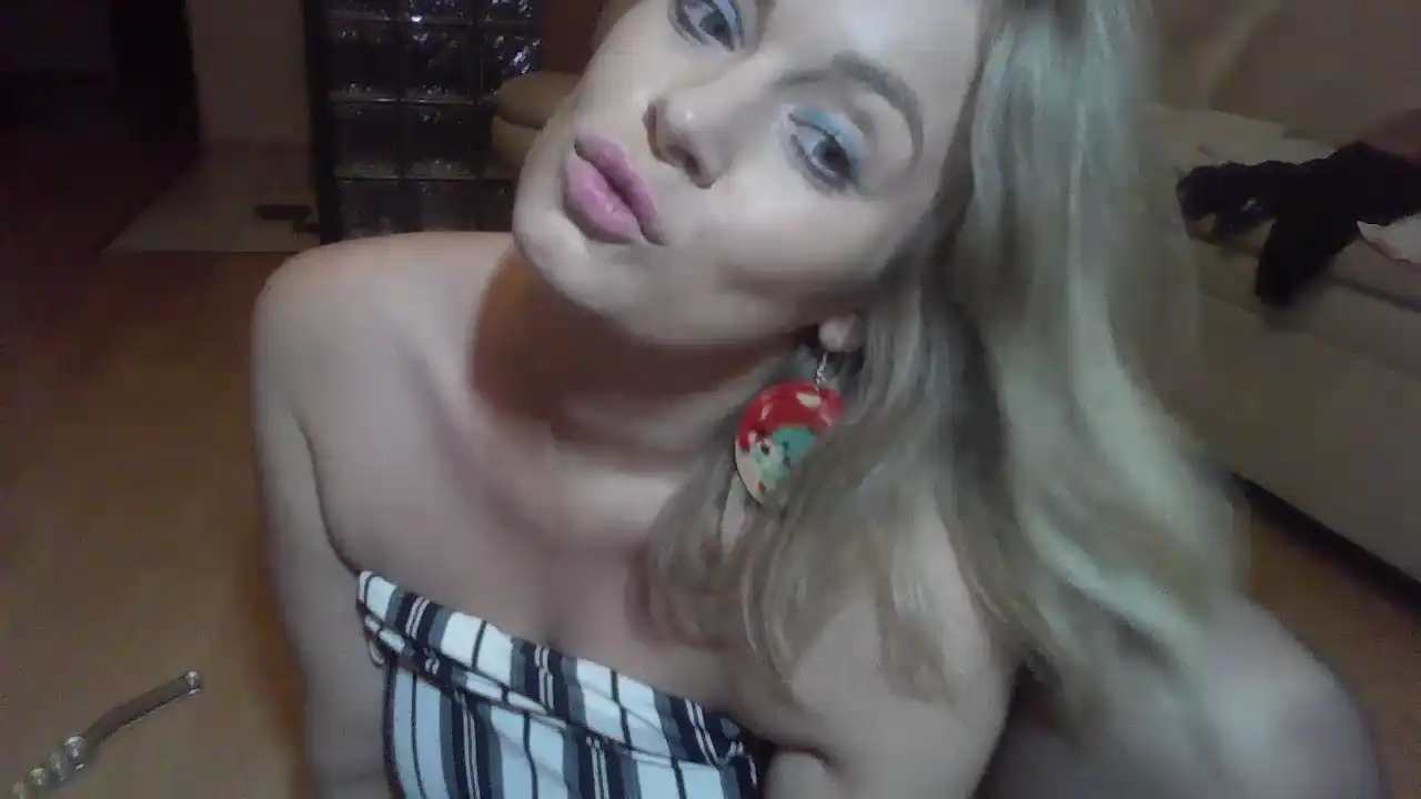 Seksowna3131_ – [Showup] Gets Dirty Art Lips – 2025-08-25 07:04:53