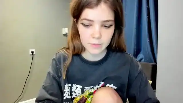 Effyshy – [Myfreecams] Teases Amazing Gets Dirty – 2025-09-18 17:12:35