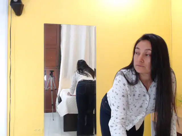 Sophiemayer – [Xlovecam] Private Video Fingering Homemade – 2026-01-14 03:03:07