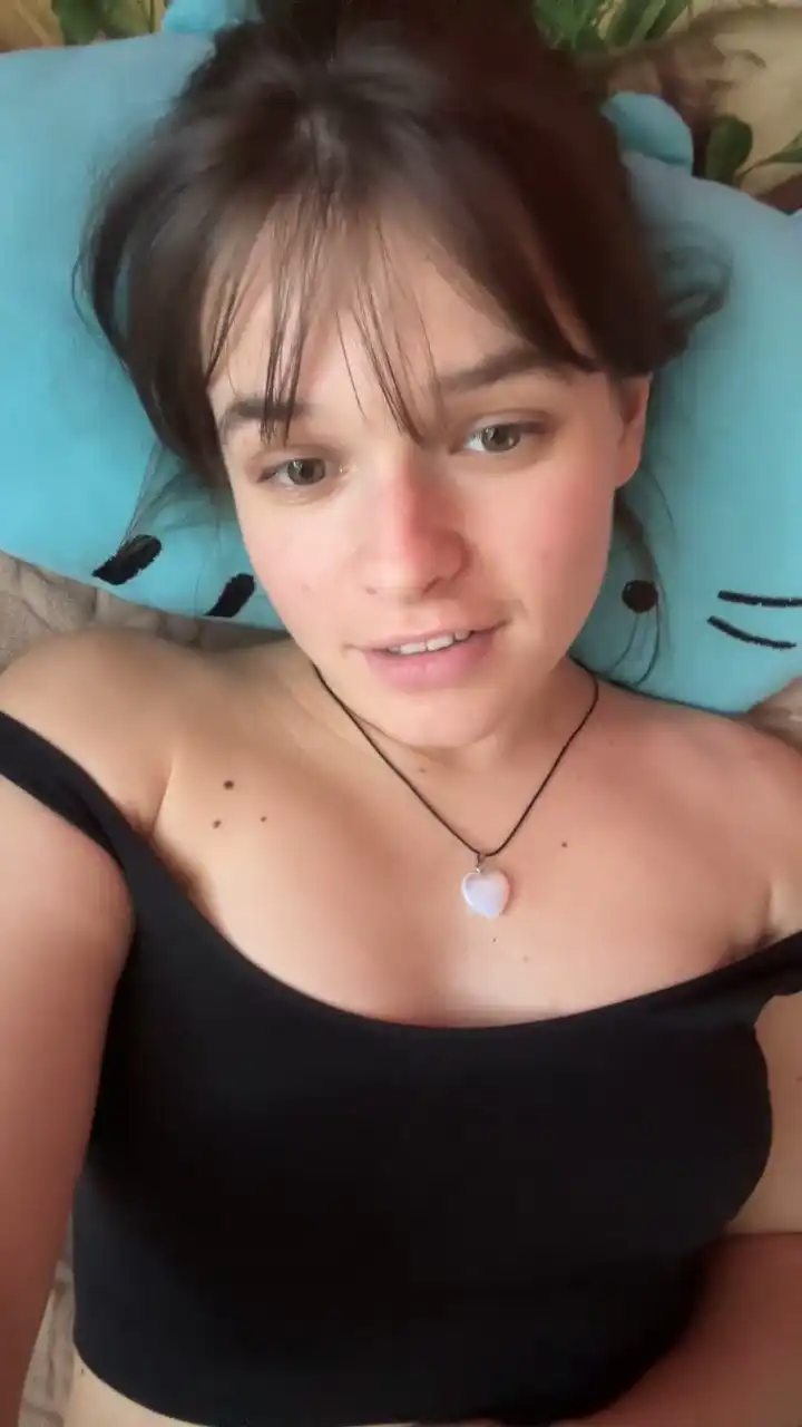 Herliossa – [Xlovecam] Sexy Sister Lesbian Blowjob – 2025-11-07 08:57:31
