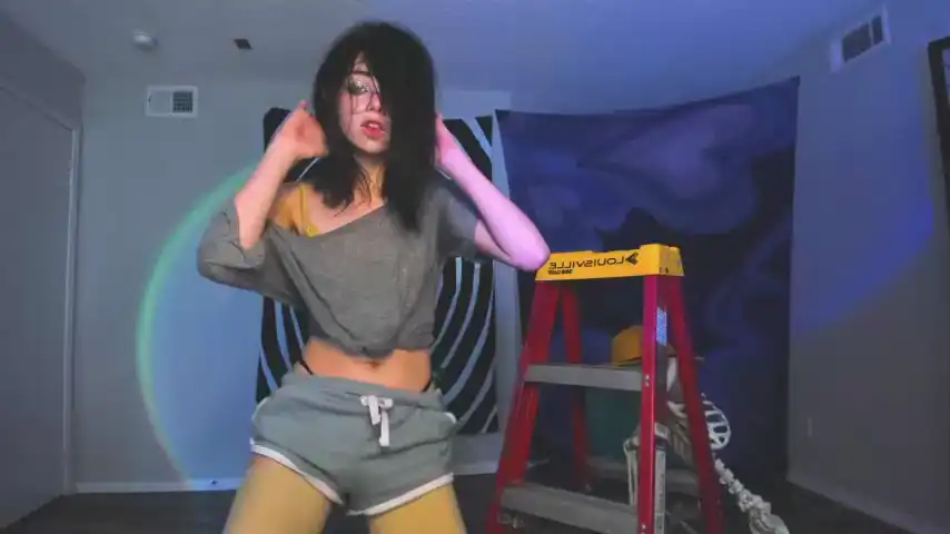 Salemhex – [Chaturbate] Crazyticket Cute Webcam Girl Fucks Herself – 2026-07-22 22:36:30