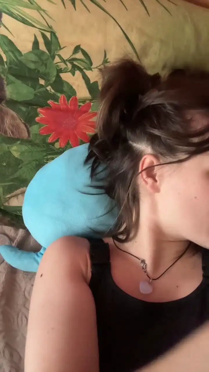 Herliossa – [Xlovecam] Russian Girl Fingering Wild Babe – 2025-09-23 09:58:05