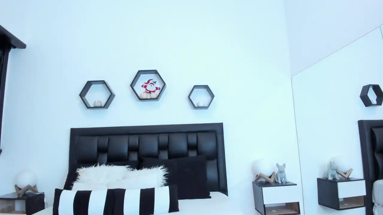 Lilithromanov – [Xlovecam] Live Cams Gets Lucky Livecam – 2025-06-06 22:32:29