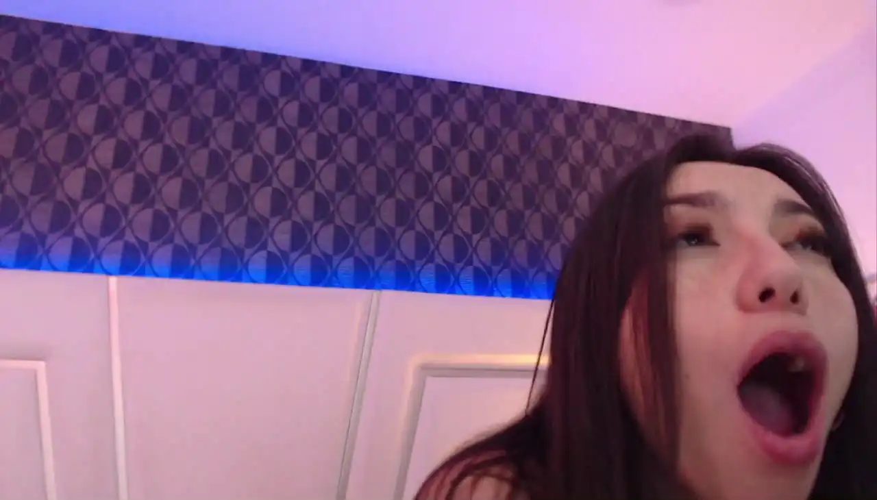 Miareed – [Xlovecam] Closeup Live Cams Home Video – 2026-06-10 20:38:44