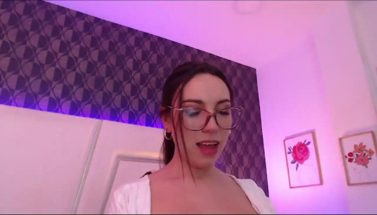 Miareed – [Xlovecam] Hot Babe Strips Huge Porn – 2026-06-24 01:55:39