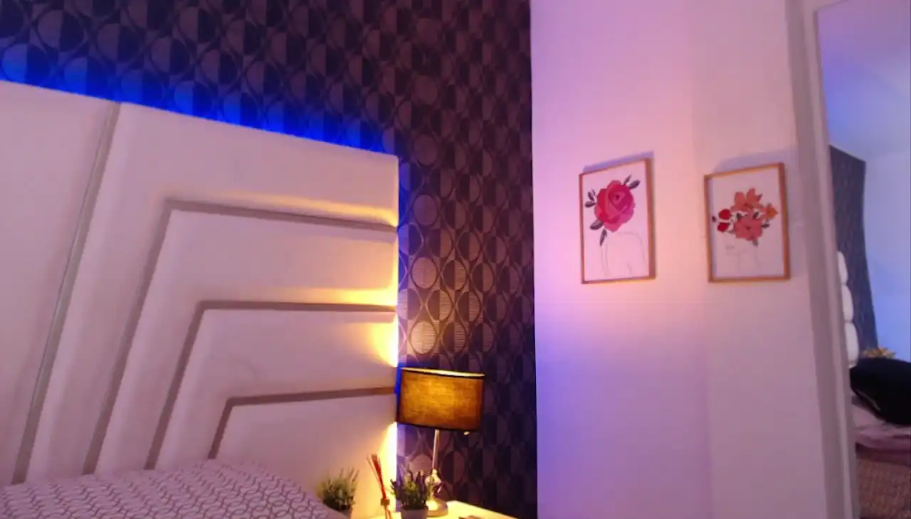 Miareed – [Xlovecam] Lovely Horny Only Fun Club Video – 2026-02-09 07:58:32
