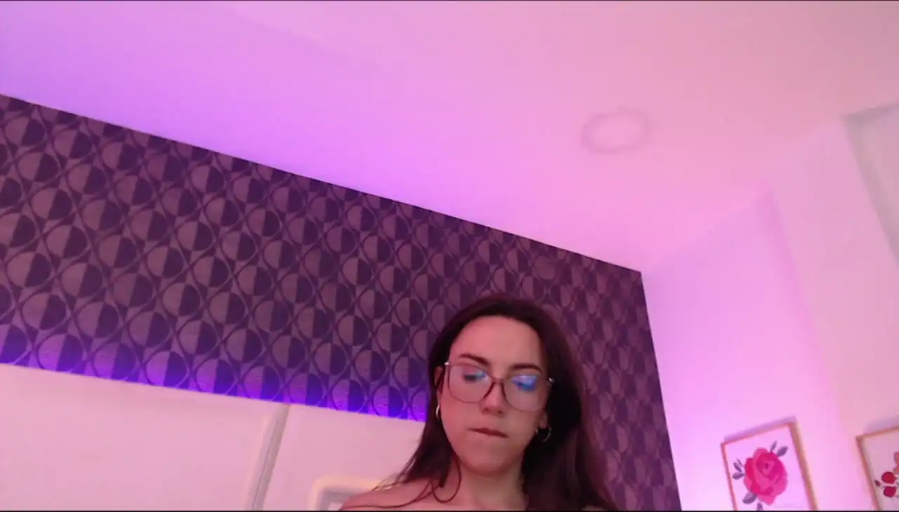 Miareed – [Xlovecam] Camsex Fingering Webcam – 2026-01-02 14:29:08