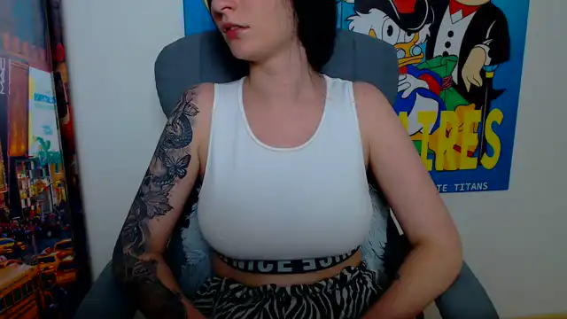 Doucealla – [Xlovecam] Finger Camgirl Hole – 2026-04-29 21:20:29