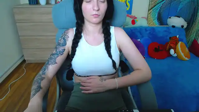 Doucealla – [Xlovecam] Masturbate Awesome Interactive Toy – 2026-05-31 22:40:38