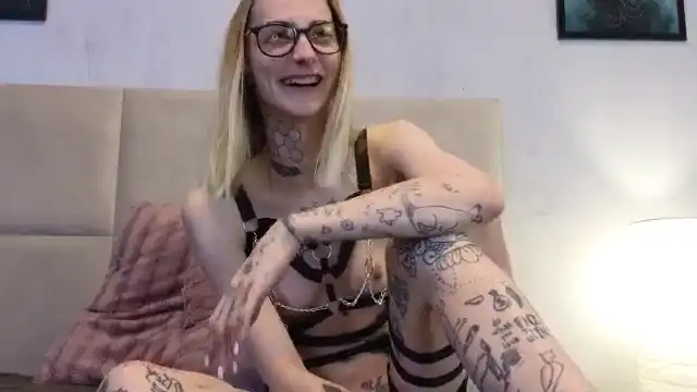 Harleyfoxy – [Myfreecams] Naked Amateur Ass – 2025-12-17 02:43:14