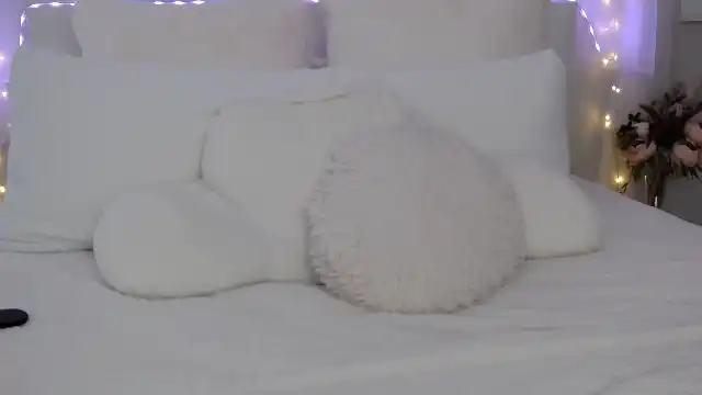Gigi-belle – [Flirt4free] Shaved Shows Ass Doggy – 2025-12-24 17:02:42