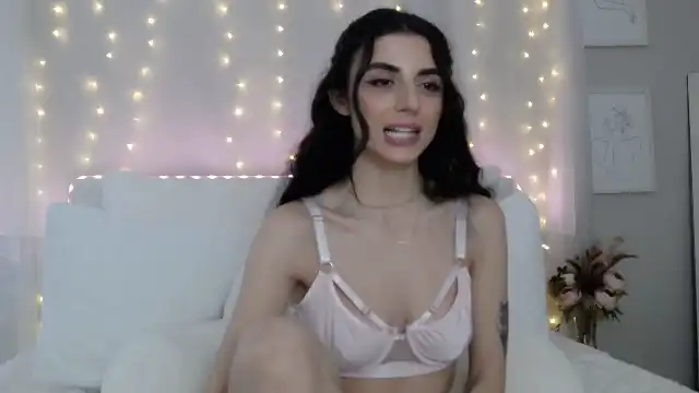 Gigi-belle – [Flirt4free] Flashing Ass Naked Art – 2025-07-14 05:42:52