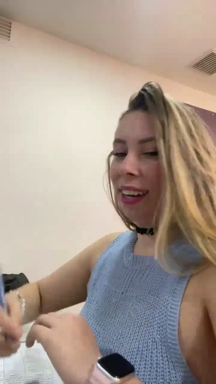 Jannelowry – [Xlovecam] Big-ass Hot Flashing Ass – 2025-08-12 00:30:40