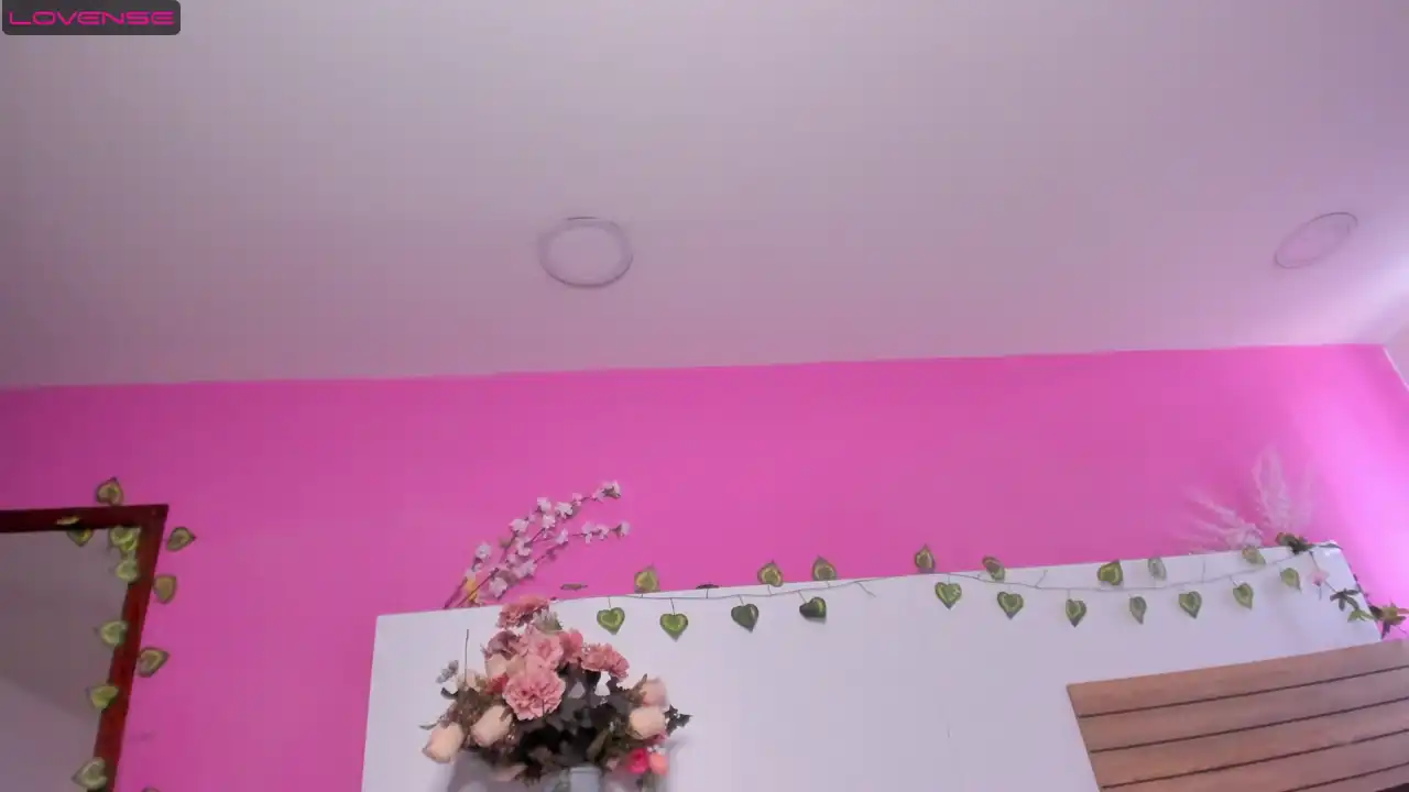 Jannelowry – [Xlovecam] Friendly Lovense Natural Body – 2026-01-12 20:00:10