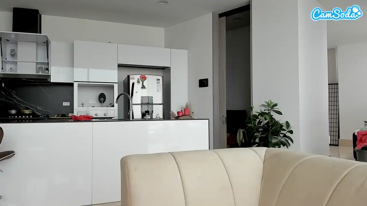 Michellangels – [Camsoda] Prostitetus Fucks Herself Does Everything – 2026-05-10 05:28:45