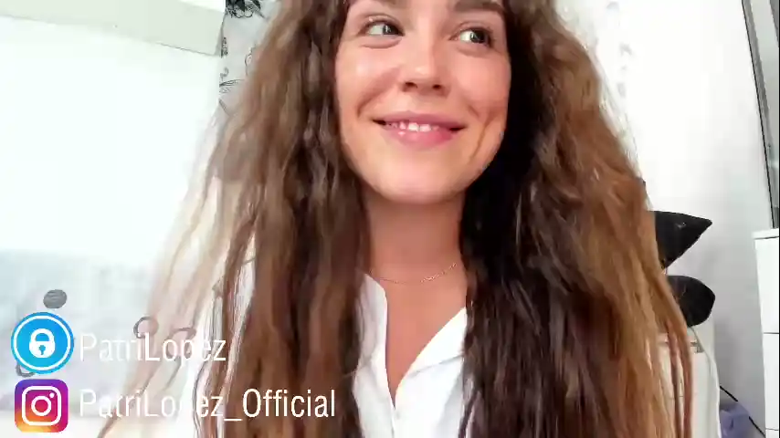 Crazypaty – [Chaturbate] Fucks Herself Obmihod Striptease – 2025-11-11 14:11:22