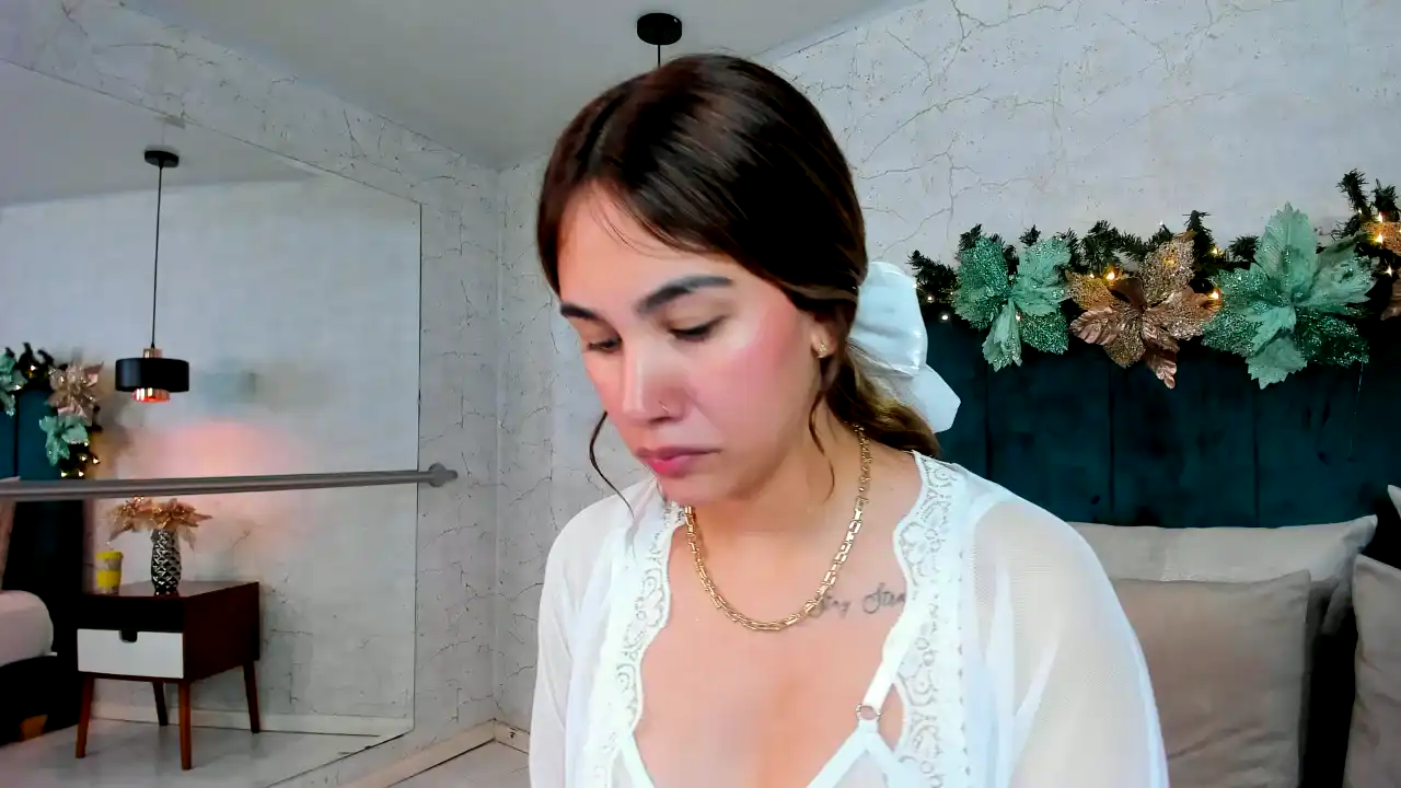 Adeleanderson – [Sakuralive] Webcam Model Friendly Cam Clip – 2025-09-25 06:18:41