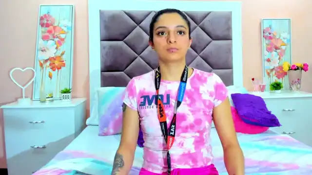 Saarahjones – [Xlovecam] Hot Parts Hot Twerking – 2026-03-03 16:15:33