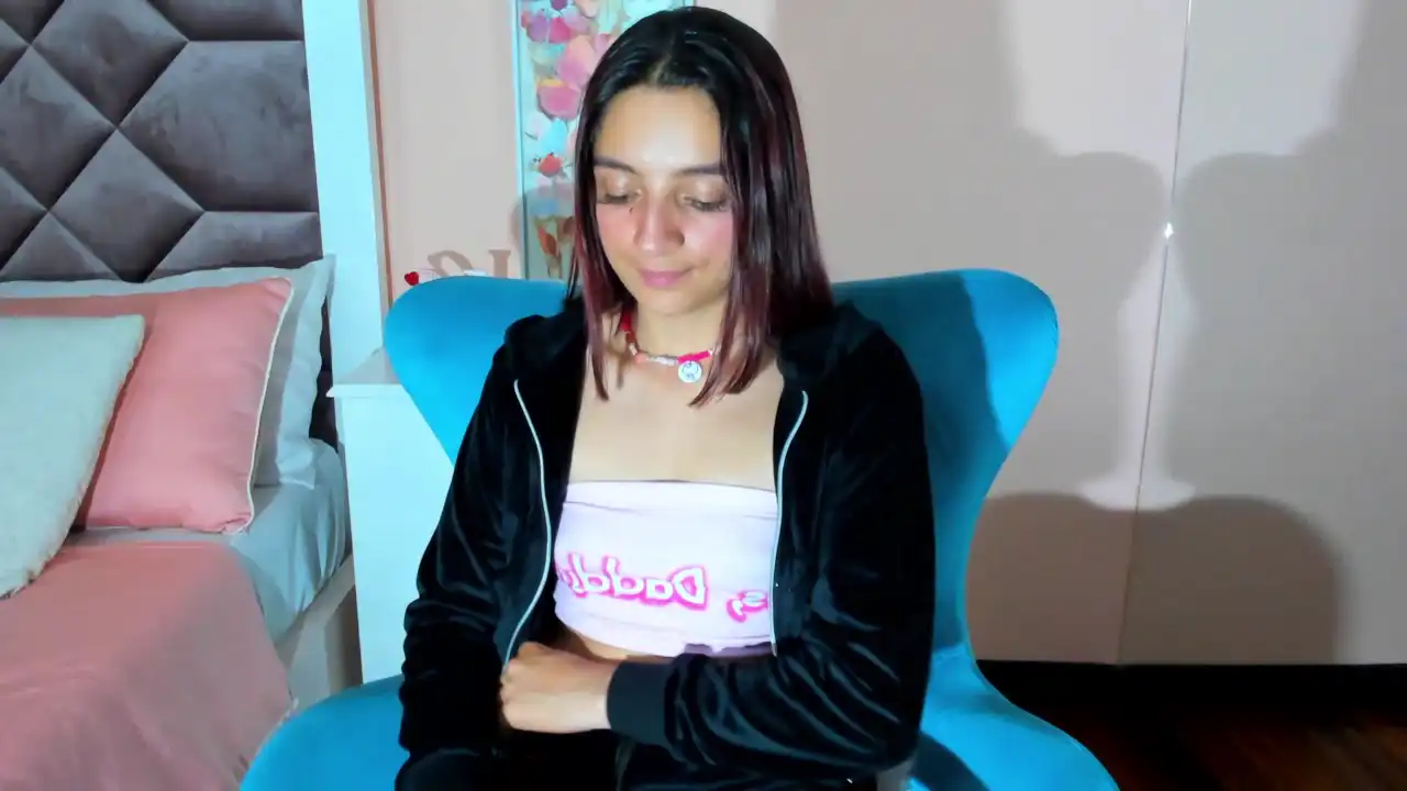 Saarahjones – [Xlovecam] Naked Model Cumming Russian Girl – 2025-01-26 13:38:04