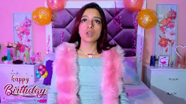 Saarahjones – [Xlovecam] Nice Boobs Dream Girl Surprise – 2025-10-29 22:38:31