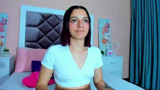 Saarahjones – [Xlovecam] Reach Orgasm Lesbian Only Fun Club Video – 2026-06-23 05:42:45